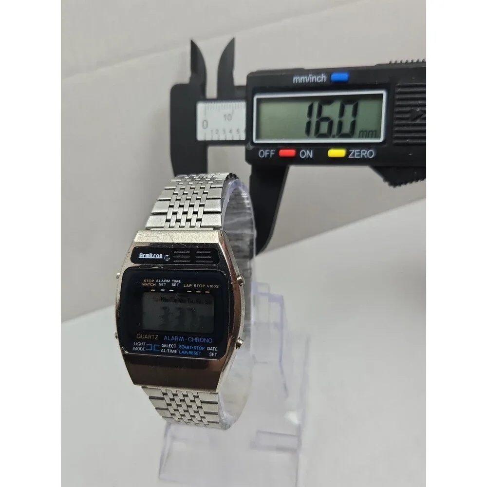 Vintage Armitron M199 40/6174-5 Alarm Chrono Digital LCD Mens Watch New Battery